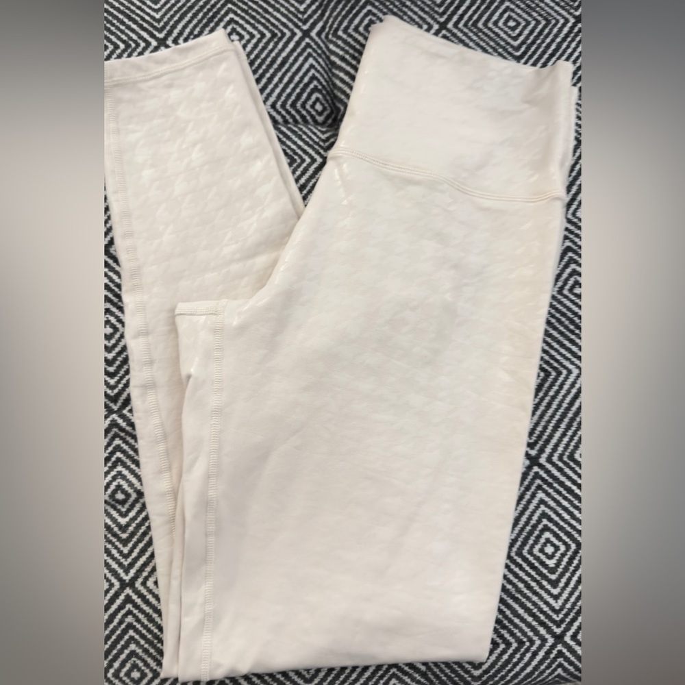 Aerie Offline The Hugger hi rise cream Textured legging - Tall